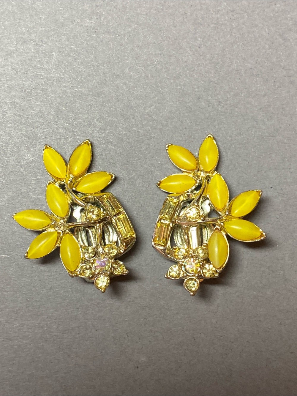 Vintage yellow rhinestone flower clip earrings